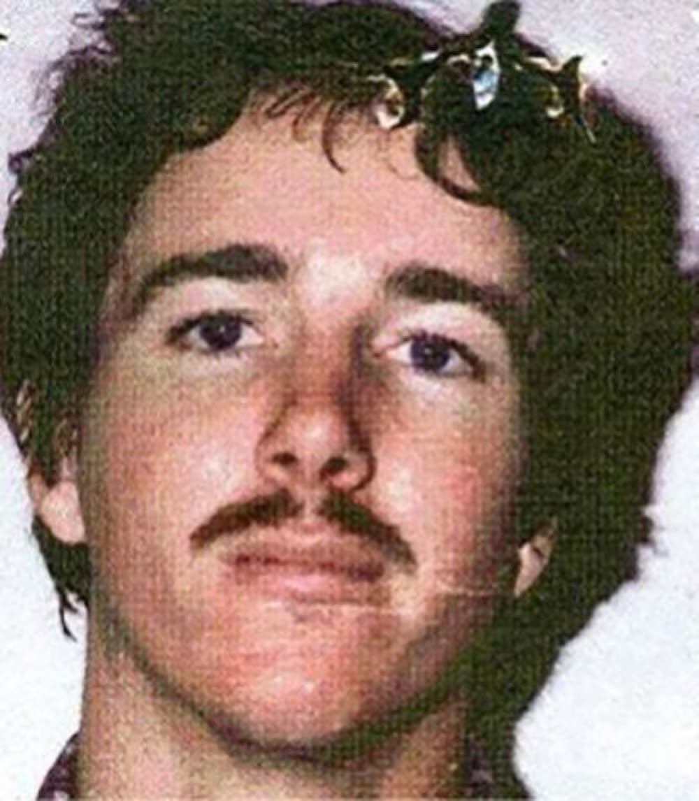 美国头号通缉犯逍遥法外39年：先后换十几个名字被捕时已成官员- TNAOT