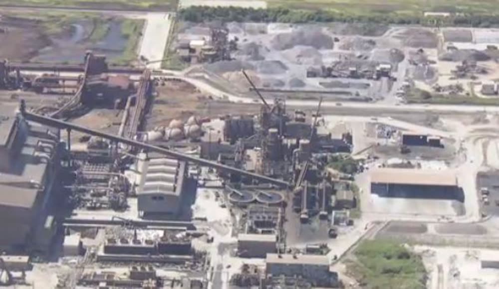 日本千叶一制铁厂大量高温铁水流出 救援行动艰难